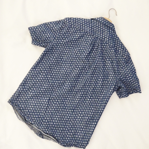 NWOT Old Navy button-down - Picture 3 of 4